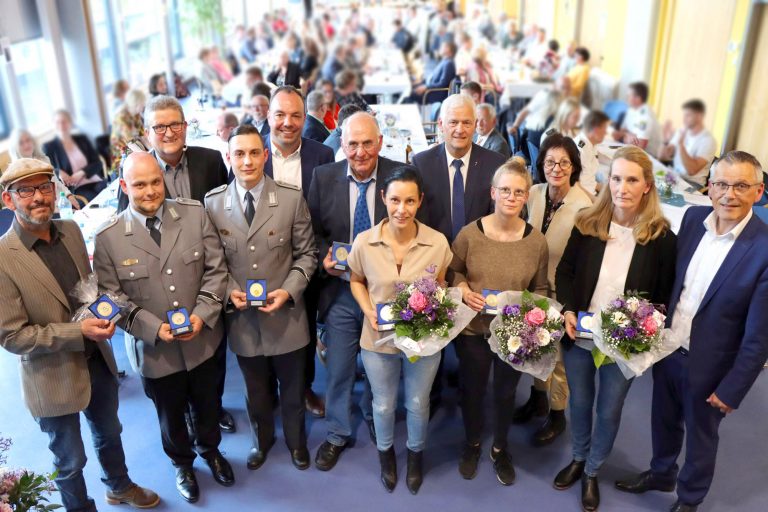 Verein Bürger und Polizei in Kassel verleiht zum 23. Mal die Kasseler Polizeimedaille