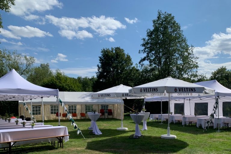 Nach getaner Arbeit: Ein wunderschönes Ambiente für unser Sommerfest!
