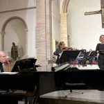 Vorweihnachtliches Adventskonzert BuP - Solostück von Julia Huss als Sopranistin mit der Geigerin Maria Weber-Krüger und dem Pianisten Hellmuth Vivell